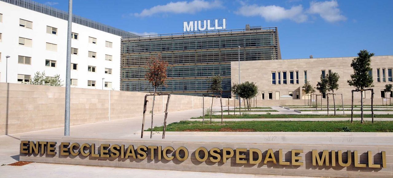 Facciata dell' Ospedale Miulli di Acquaviva delle Fonti -