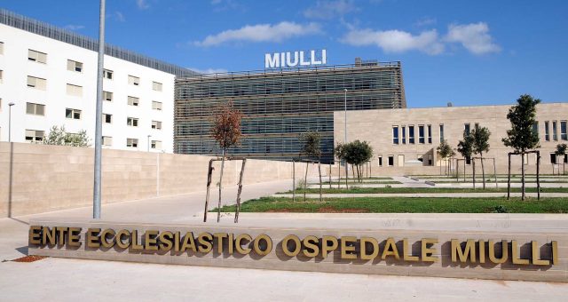 Facciata dell' Ospedale Miulli di Acquaviva delle Fonti -